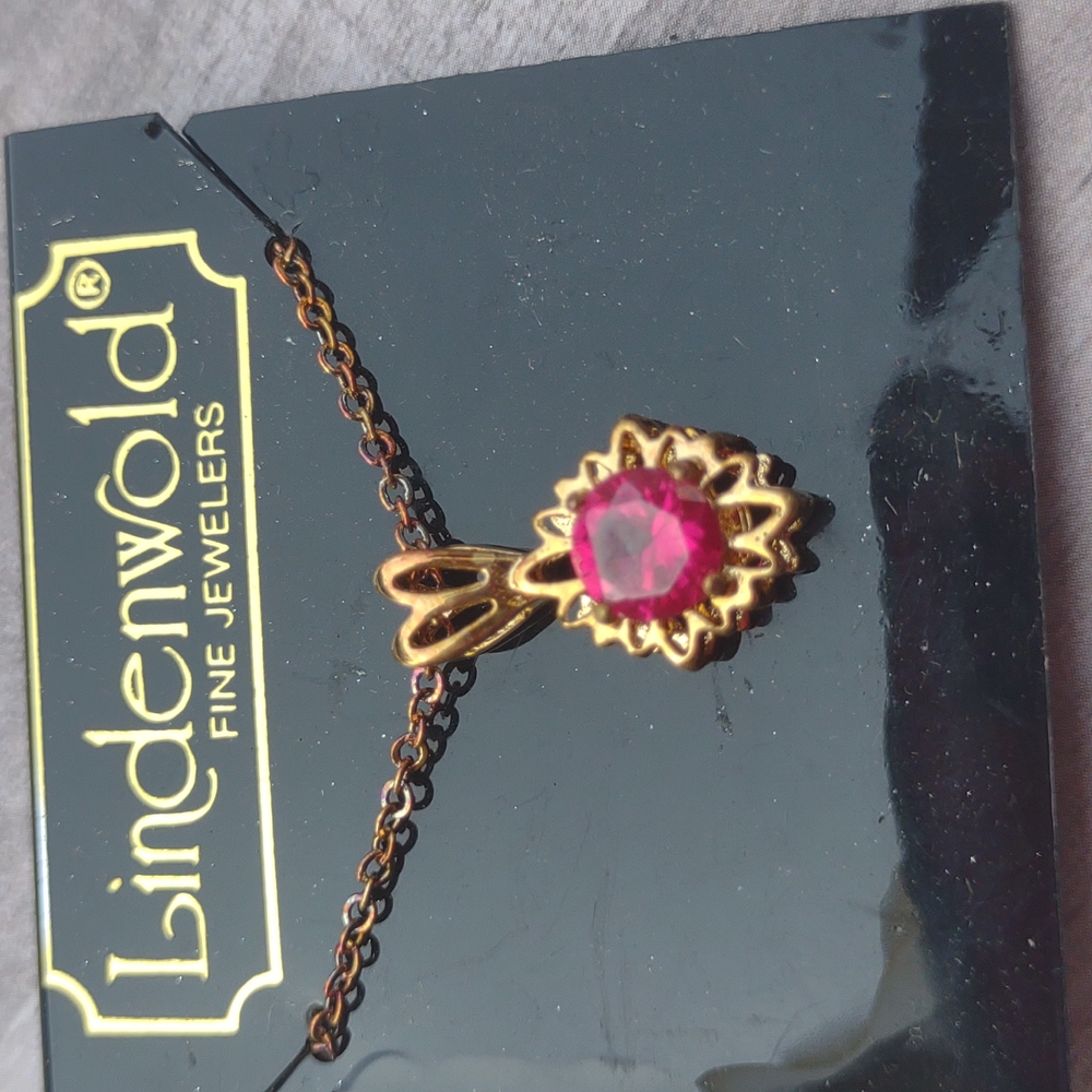 Vintage Lindenwold Necklace on card